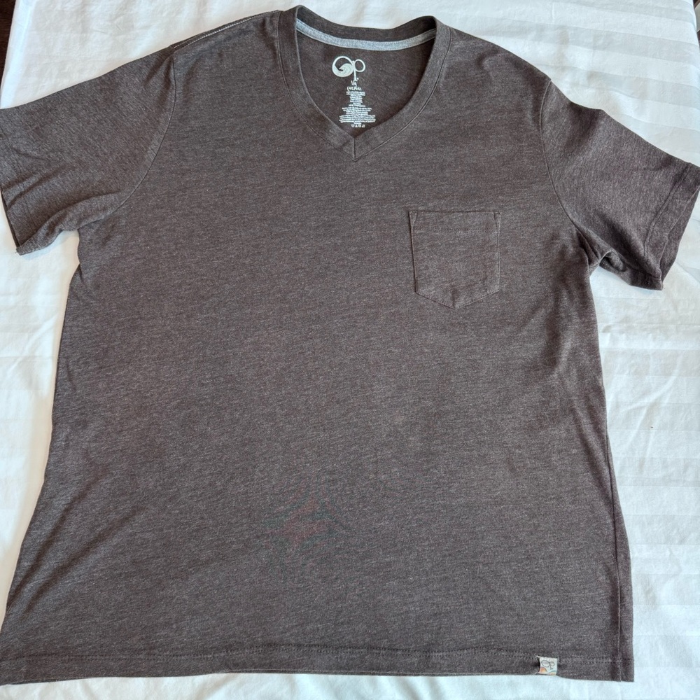 OP Men's Brown V-Neck Pocket T-Shirt, Size Large‎